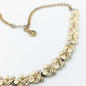 Vintage Y2K floral and AB rhinestone gold tone chain necklace